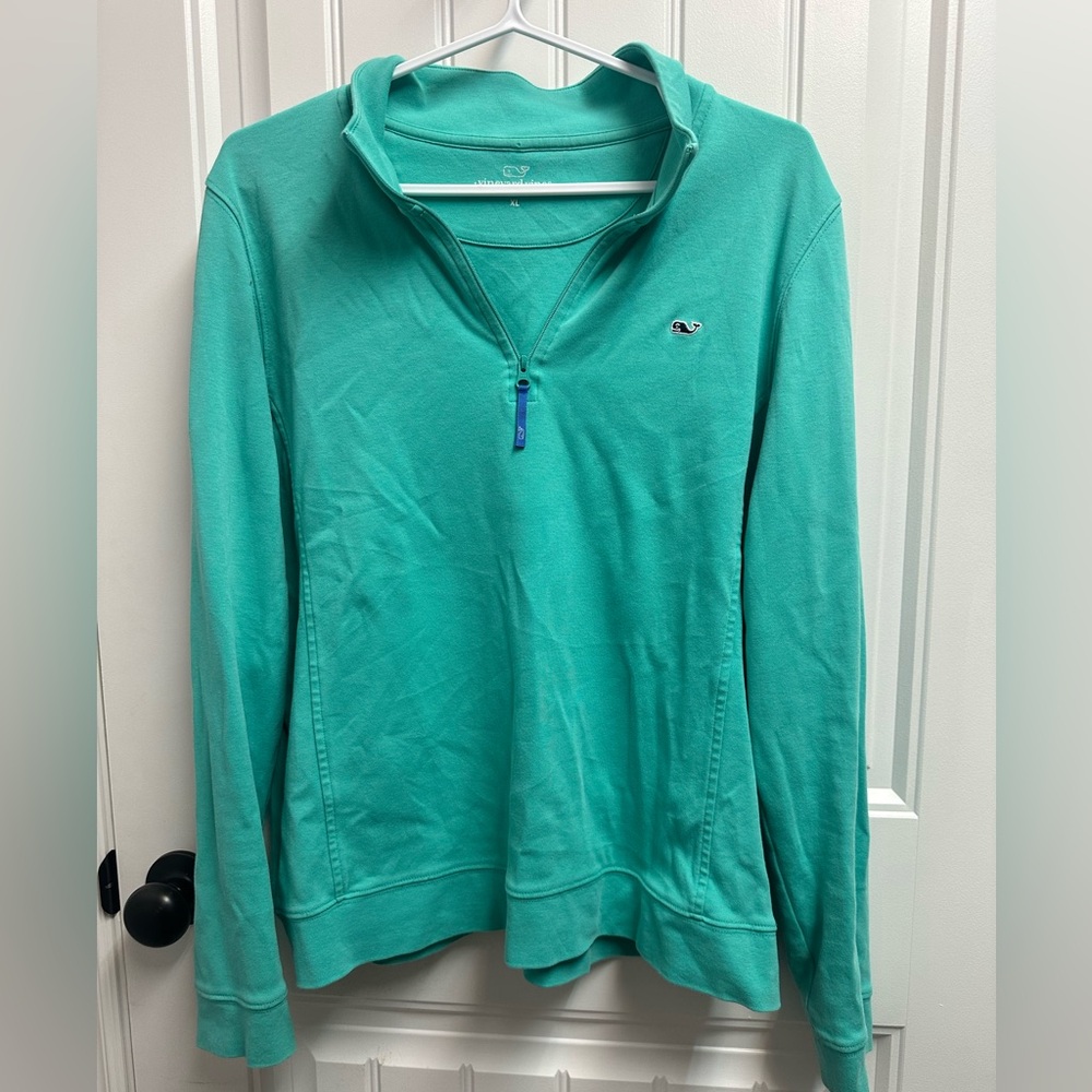 Vineyard vines. Size ladies XL sweater.